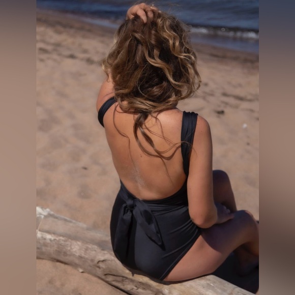 Hackwith Design House Everything One Piece Black Swimsuit Size S - Picture 2 of 15